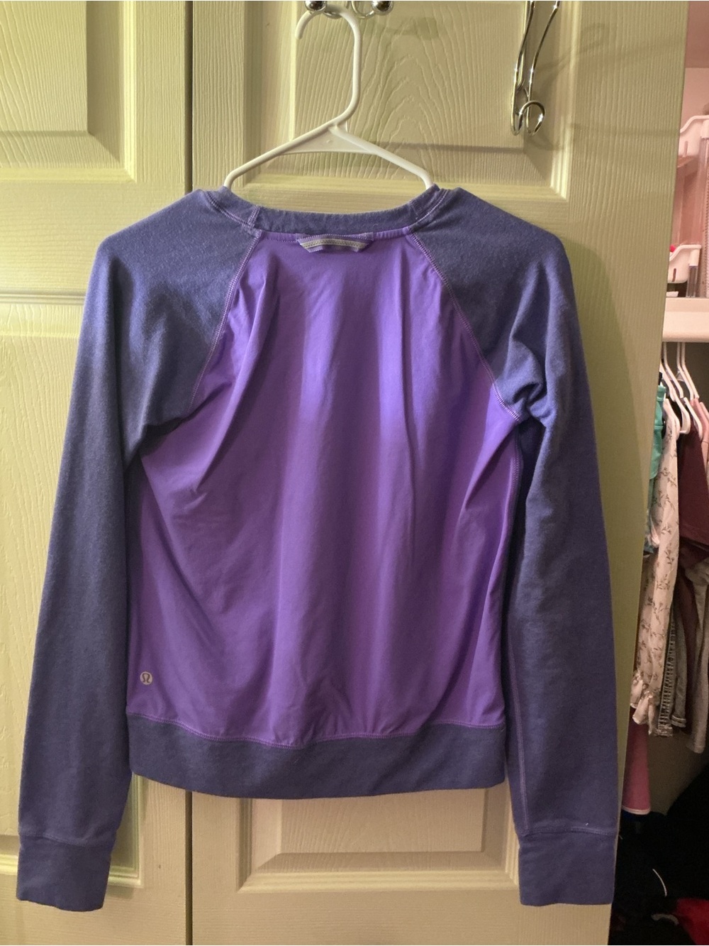 lululemon athletica Two-Tone Lavender and Violet Raglan Pullover